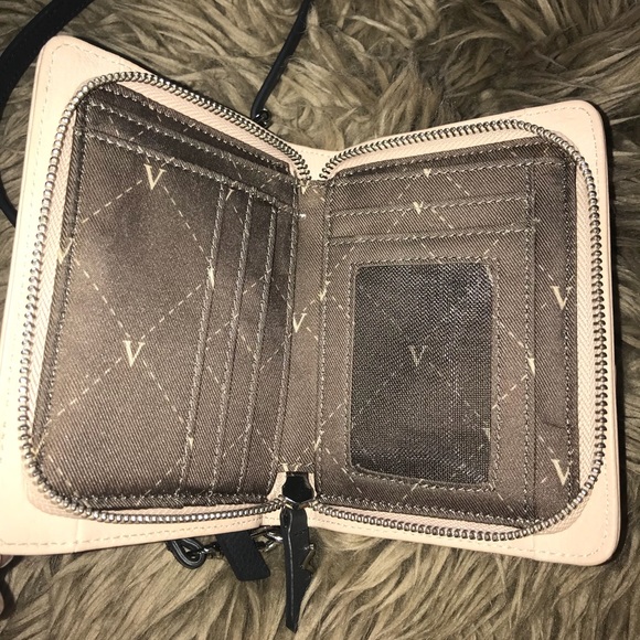 Vince Camuto purse - Picture 4 of 4